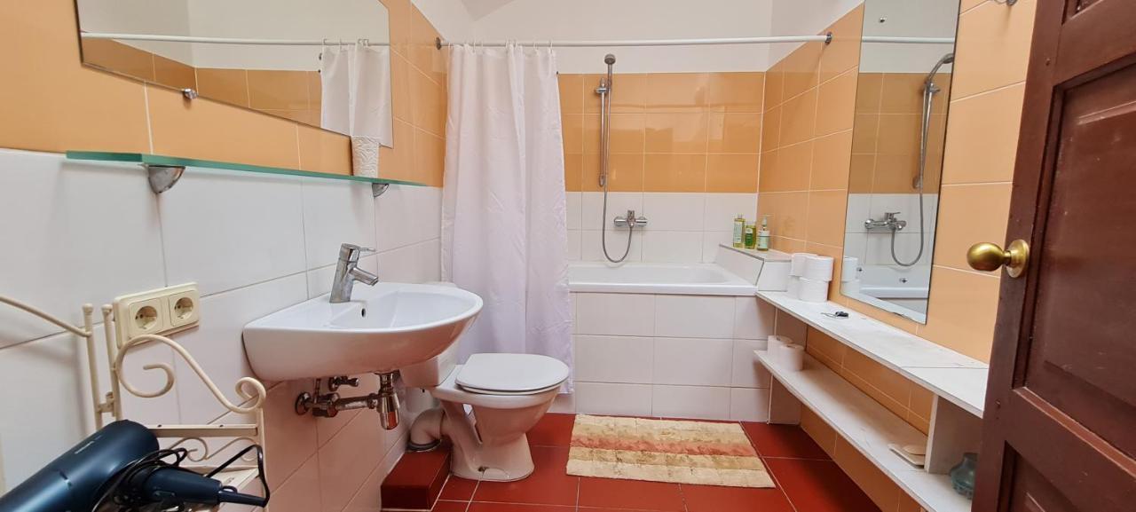 Апартаменты Regina House- Sv. Mikalojaus 13 Вильнюс Экстерьер фото